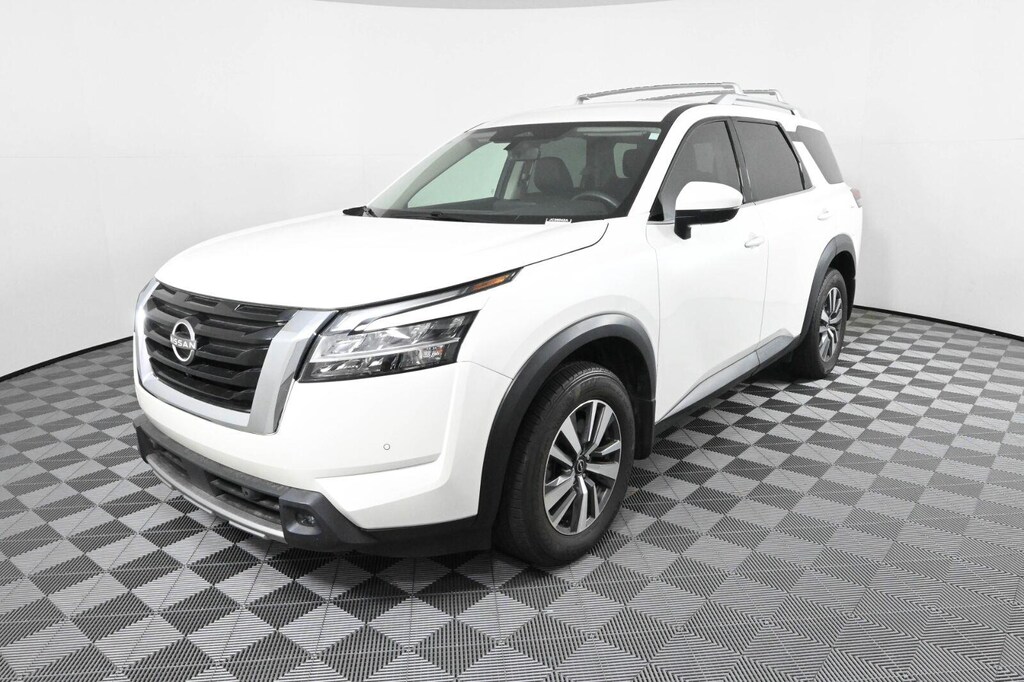 Used 2024 Nissan Pathfinder SL SUV