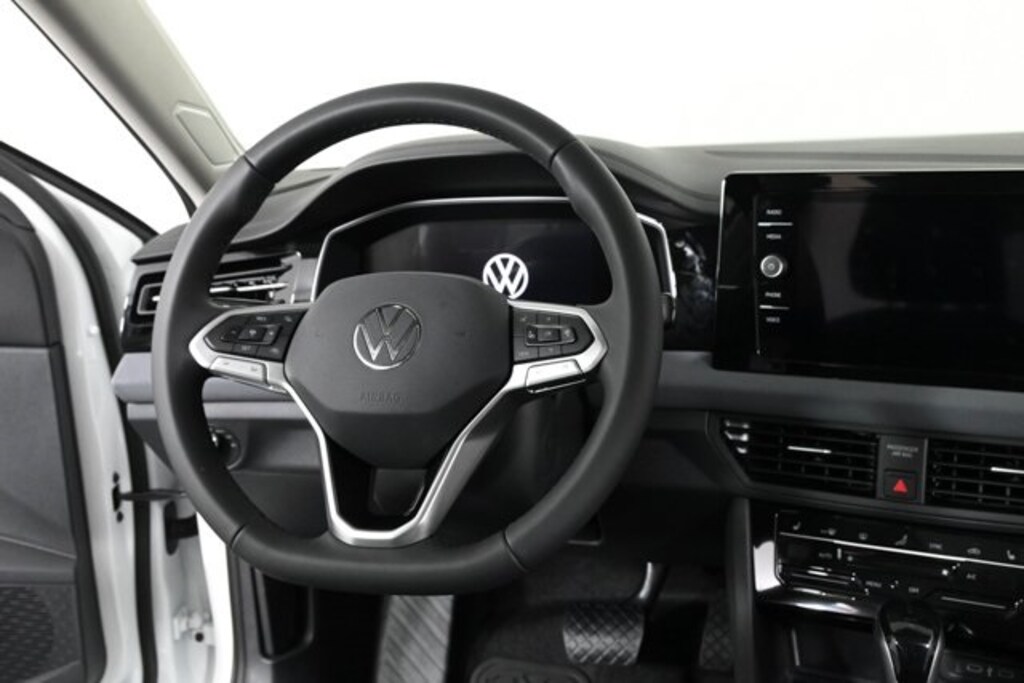 New 2026 Volkswagen Jetta 1.5T SE Sedan