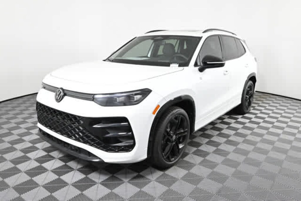 New 2026 Volkswagen Tiguan 2.0T SE R-Line Black SUV