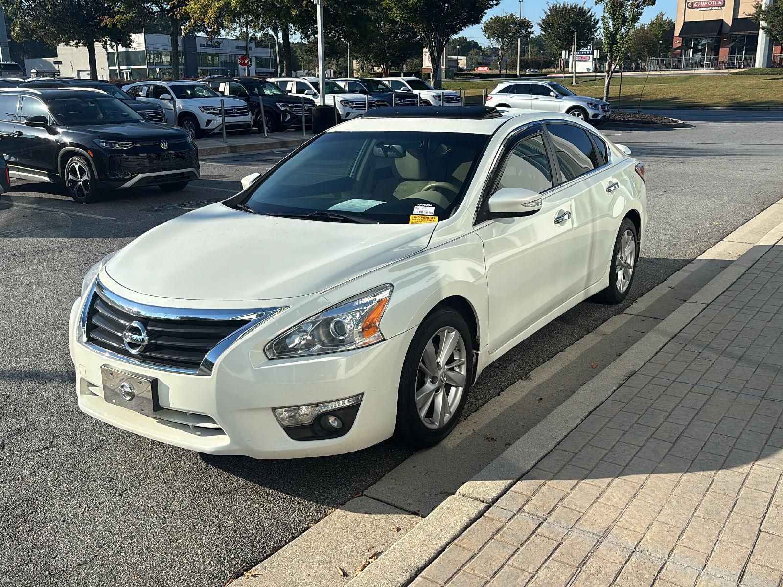 Used 2014 Nissan Altima 2.5 SV Sedan