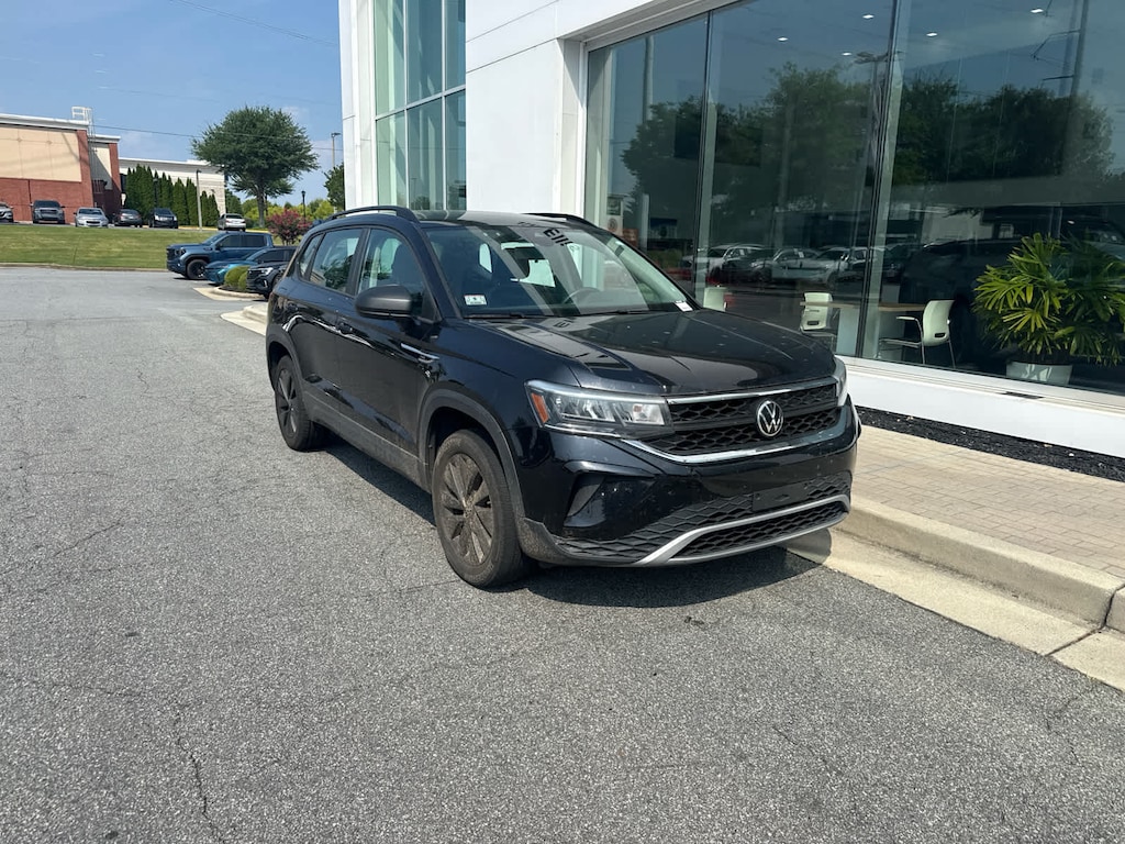 New 2022 Volkswagen Taos 1.5T S 4MOTION SUV