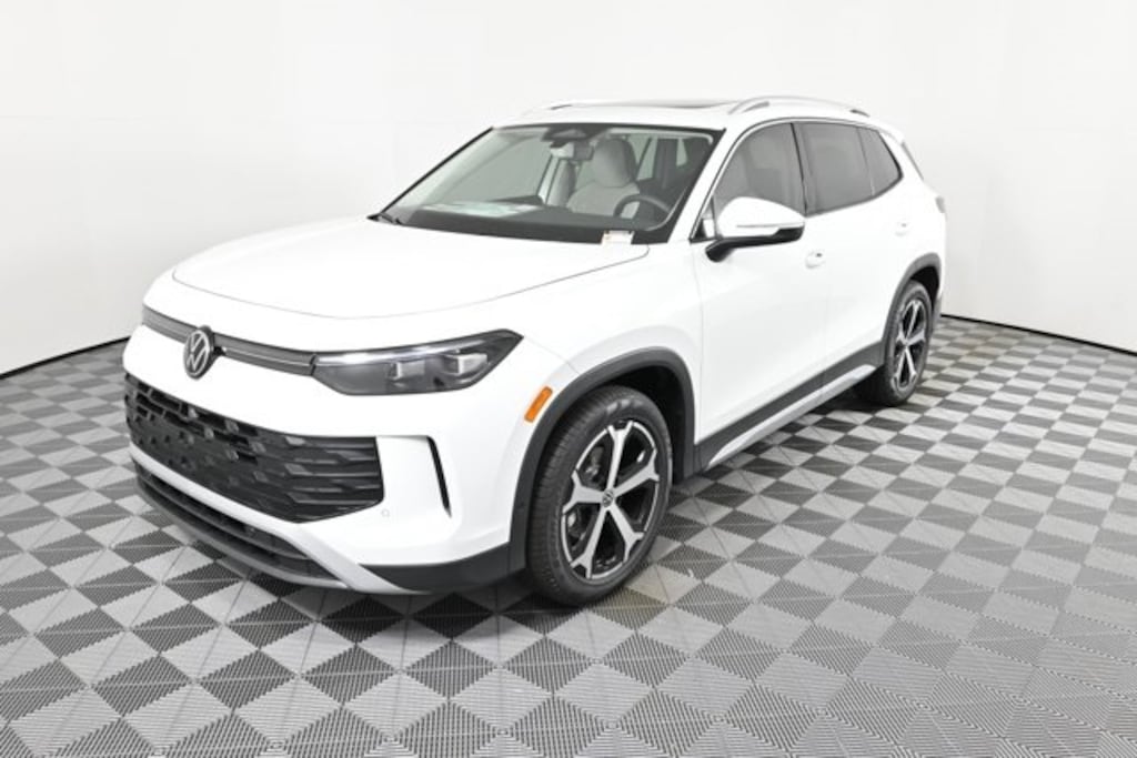 New 2025 Volkswagen Tiguan 2.0T SE SUV