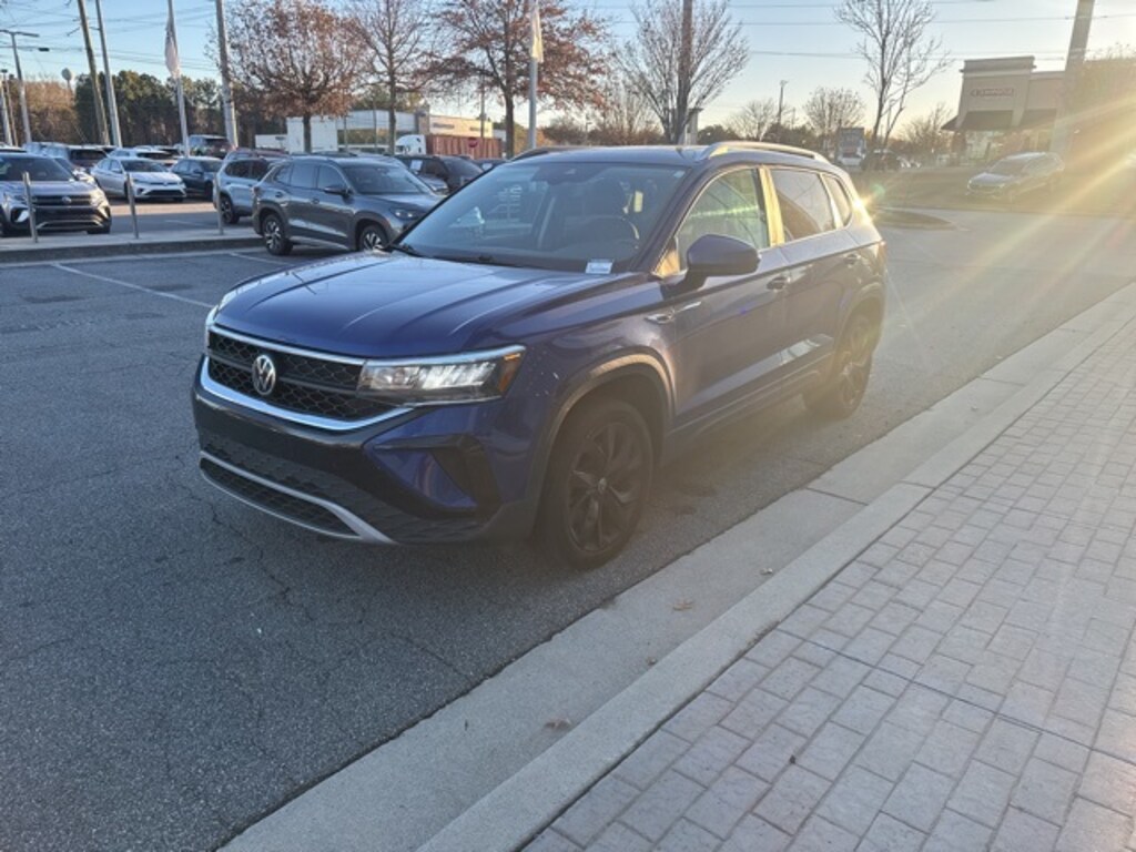 Used 2022 Volkswagen Taos 1.5T SE SUV