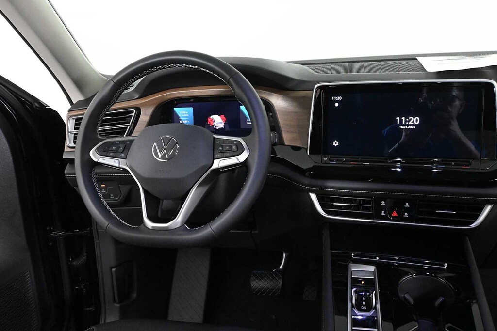 New 2026 Volkswagen Atlas SE w/Technology SUV