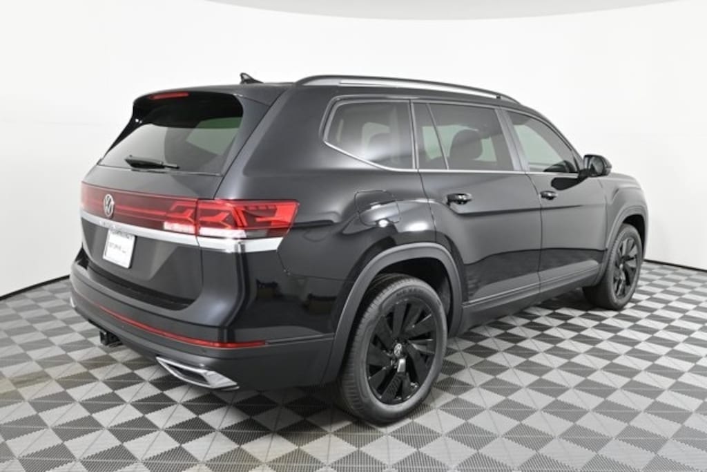 New 2025 Volkswagen Atlas 2.0T SE w/Technology SUV