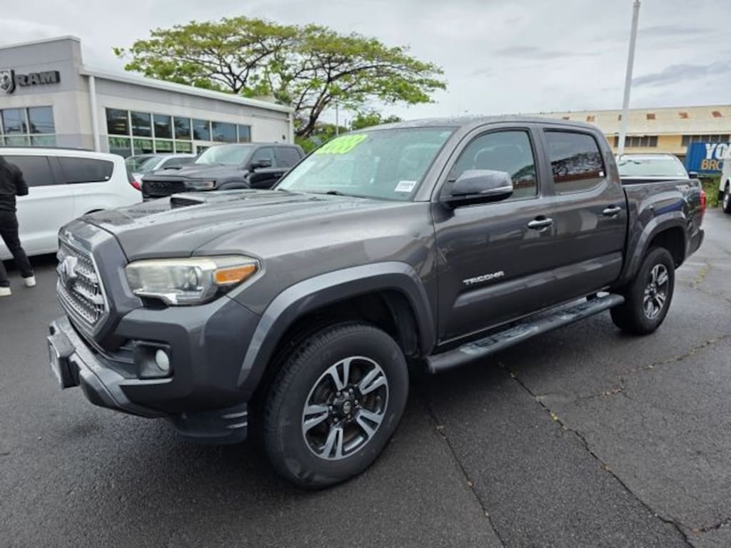 Used 2016 Toyota Tacoma SR5 Truck