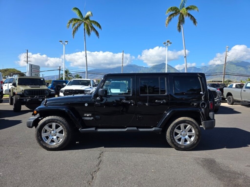 Used 2017 Jeep Wrangler Unlimited Sahara SUV