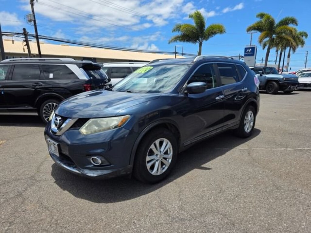 Used 2016 Nissan Rogue SV