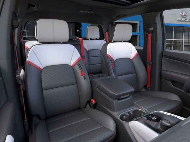 2025 GMC Canyon AT4 - Photo 16