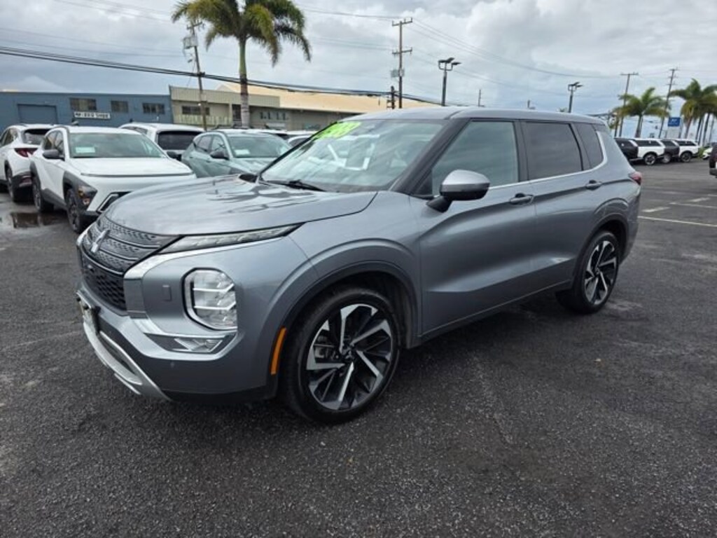 Used 2024 Mitsubishi Outlander SE