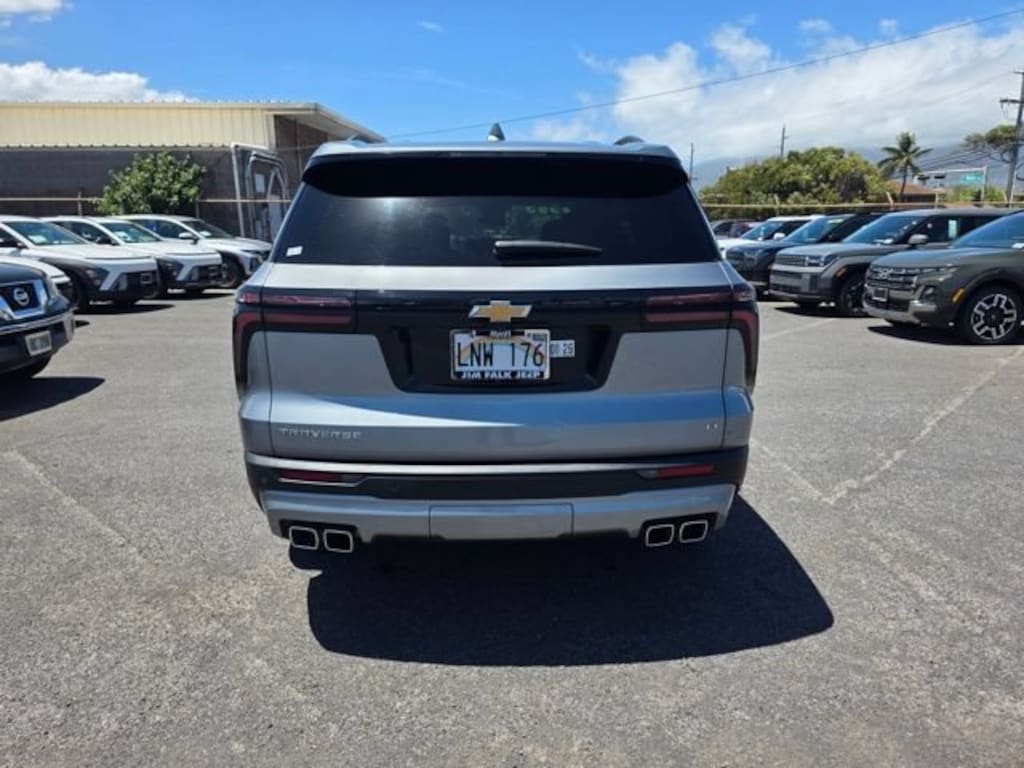 Used 2024 Chevrolet Traverse LT SUV