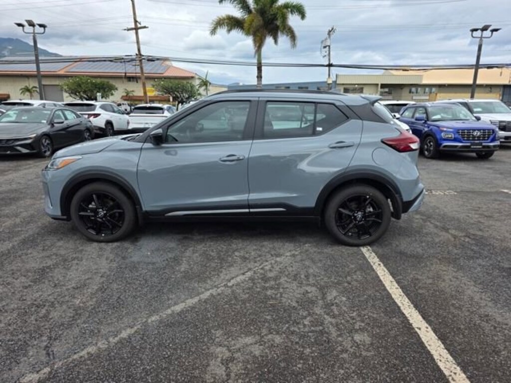 Used 2024 Nissan Kicks SR