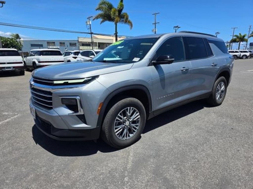 Used 2024 Chevrolet Traverse LT SUV