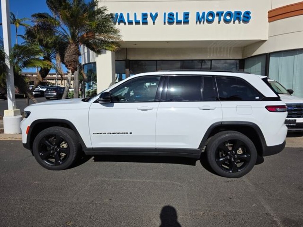 Used 2023 Jeep Grand Cherokee Limited SUV