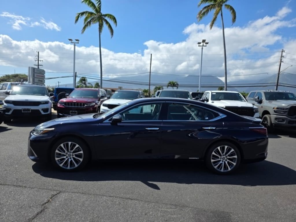 Used 2020 Lexus ES 300h Sedan