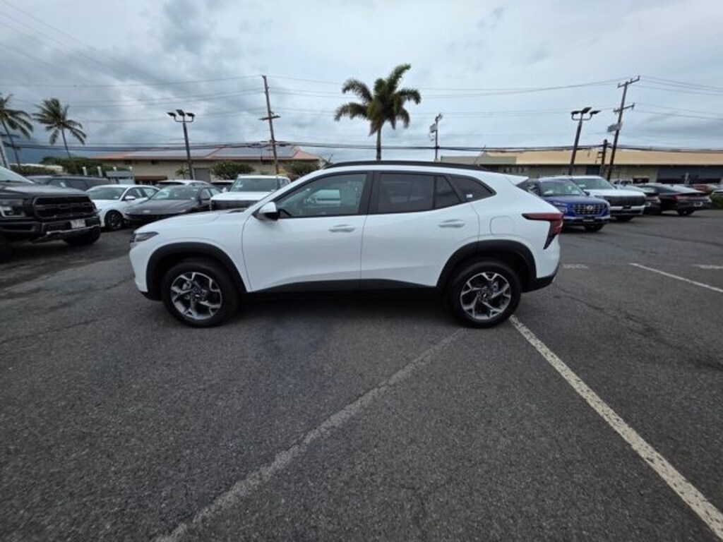 Used 2024 Chevrolet Trax LT SUV