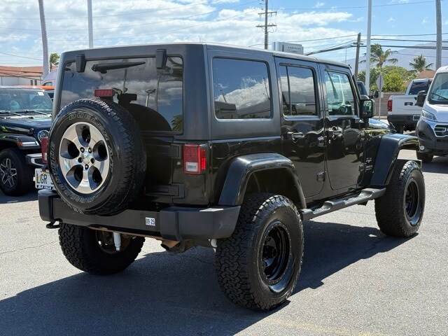 2016 Jeep Wrangler Unlimited Sahara photo 3