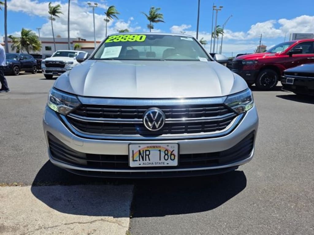Used 2024 Volkswagen Jetta 1.5T SE Sedan