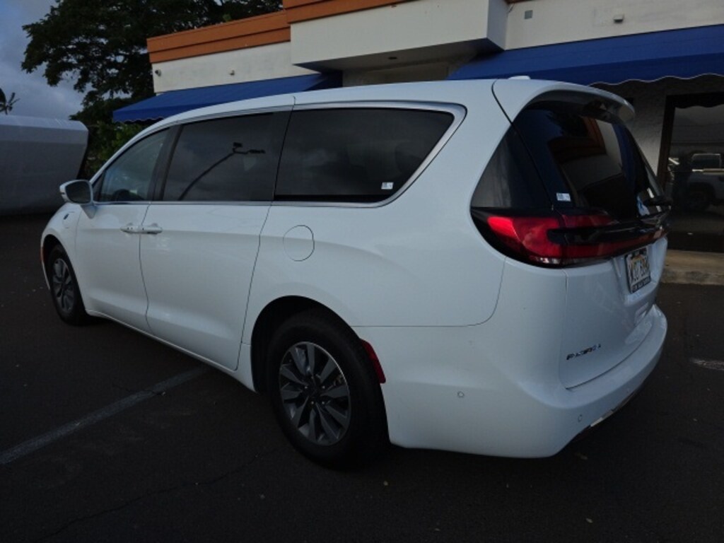 Used 2022 Chrysler Pacifica Hybrid Touring L Van Passenger Van