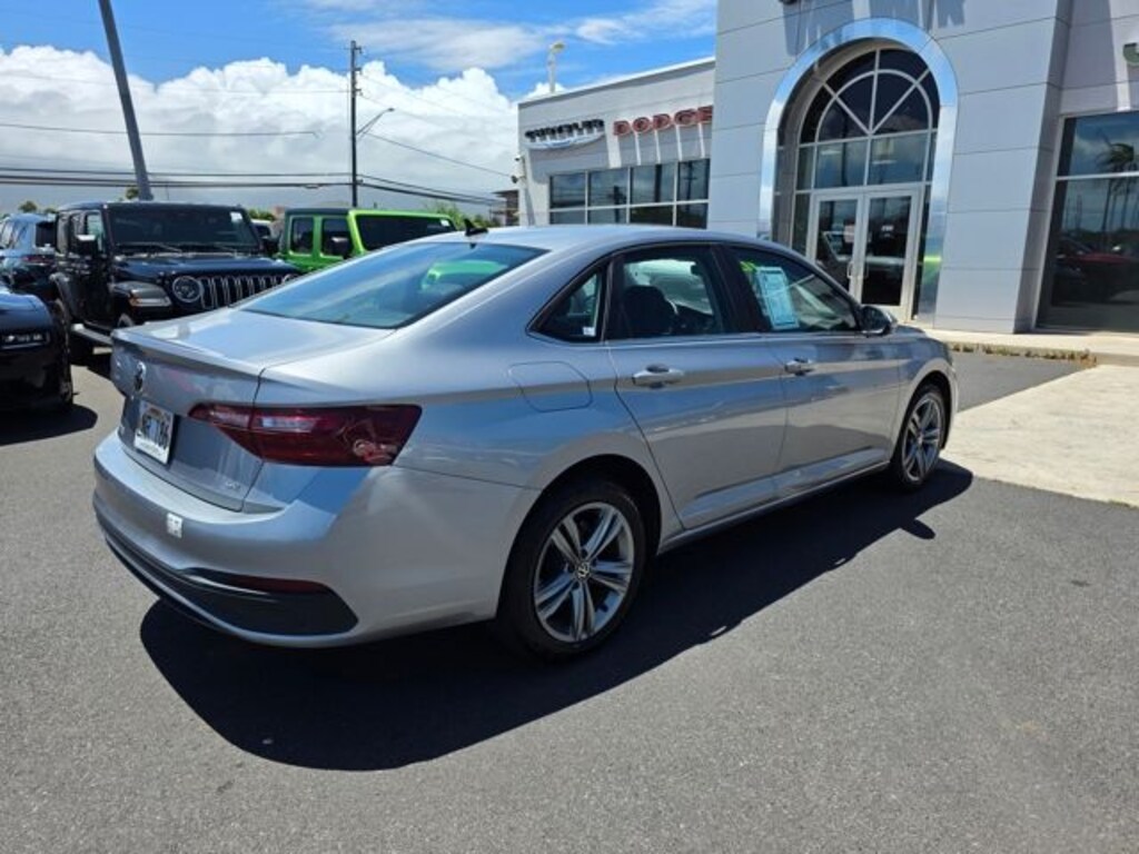 Used 2024 Volkswagen Jetta 1.5T SE Sedan