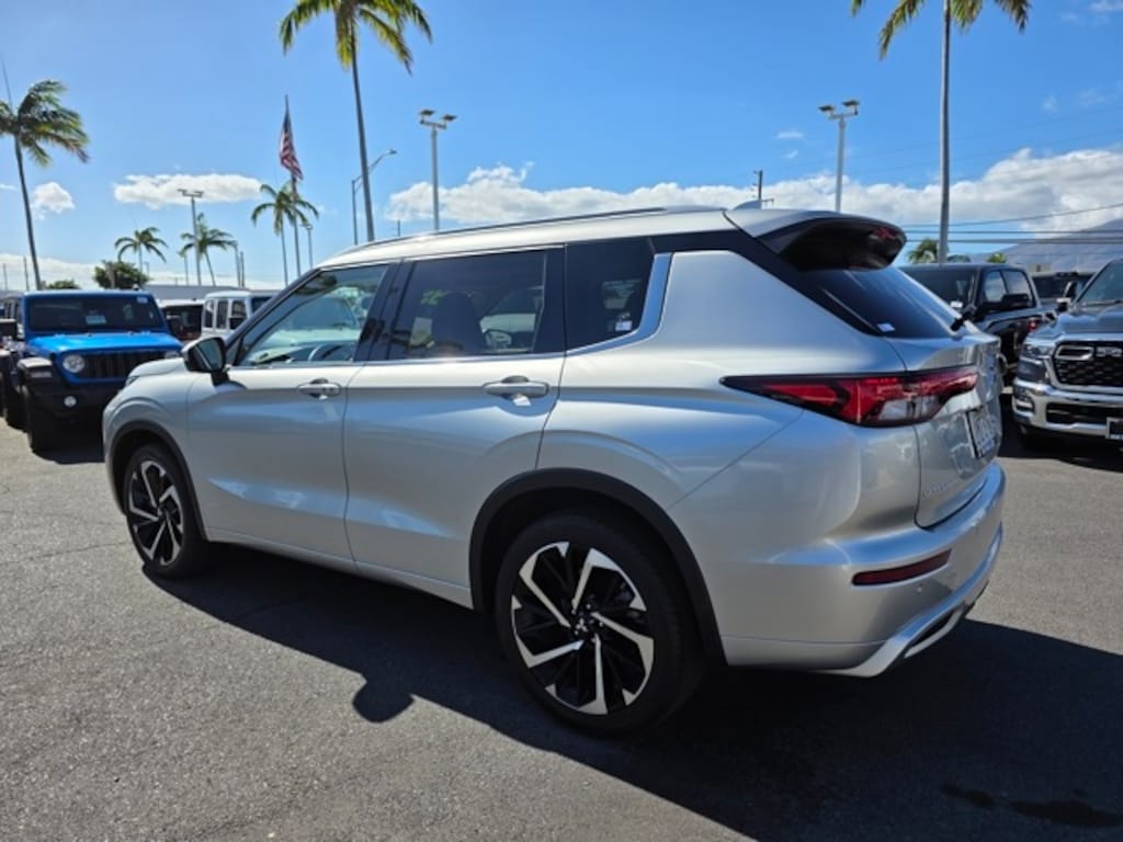 Used 2024 Mitsubishi Outlander SEL SUV