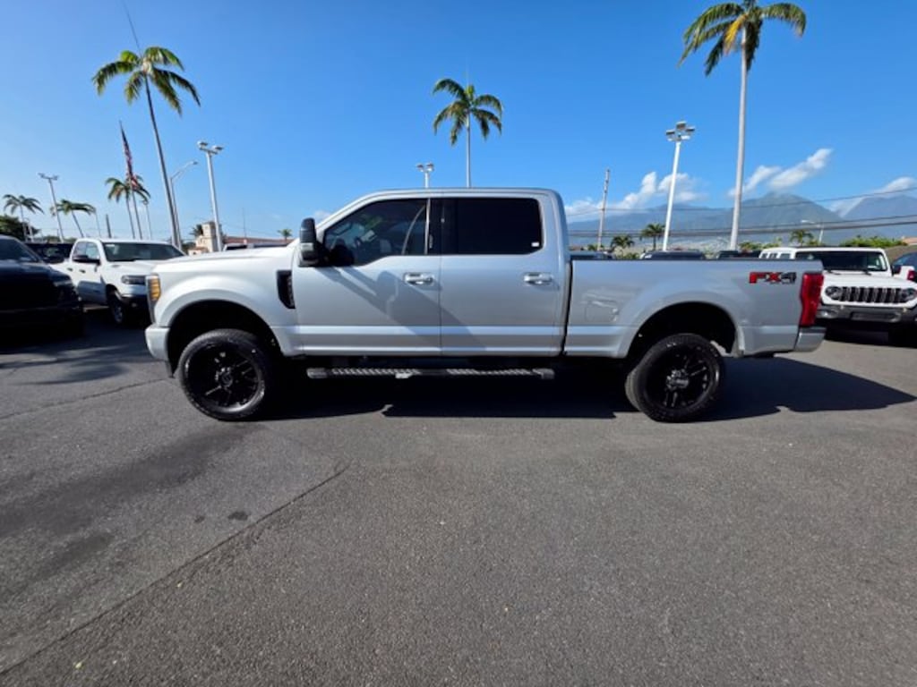 Used 2019 Ford F-250 Lariat Truck Crew Cab