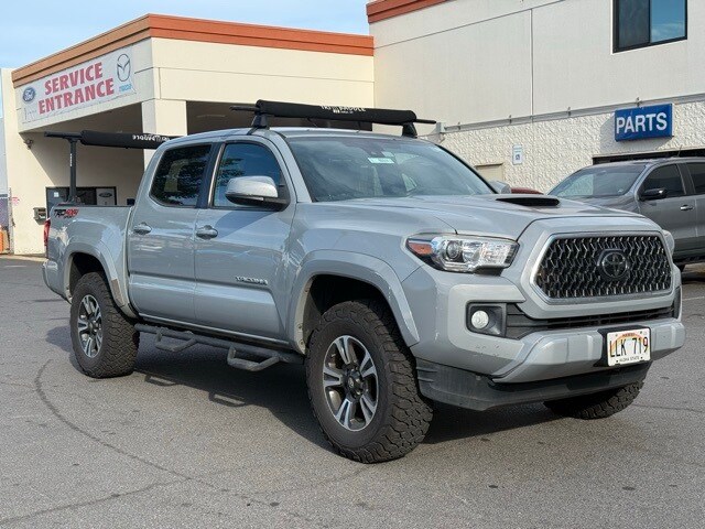 2018 Toyota Tacoma TRD Sport V6 4x4 photo 2