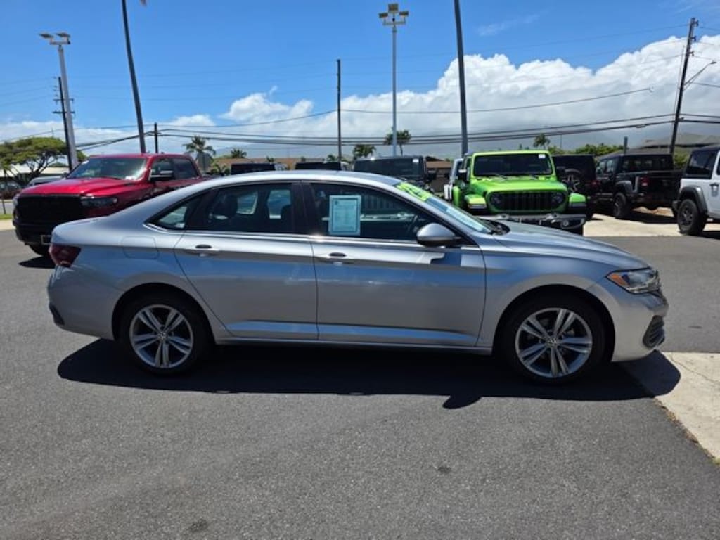 Used 2024 Volkswagen Jetta 1.5T SE Sedan