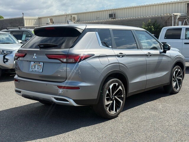 2022 Mitsubishi Outlander SE photo 3