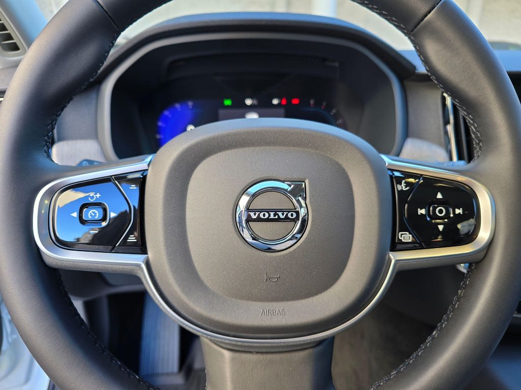 2025 Volvo S90 Plus - Photo 24