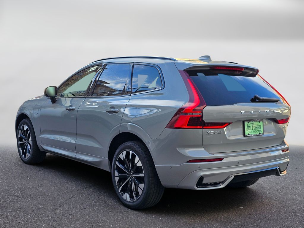 2026 Volvo XC60 Plus
