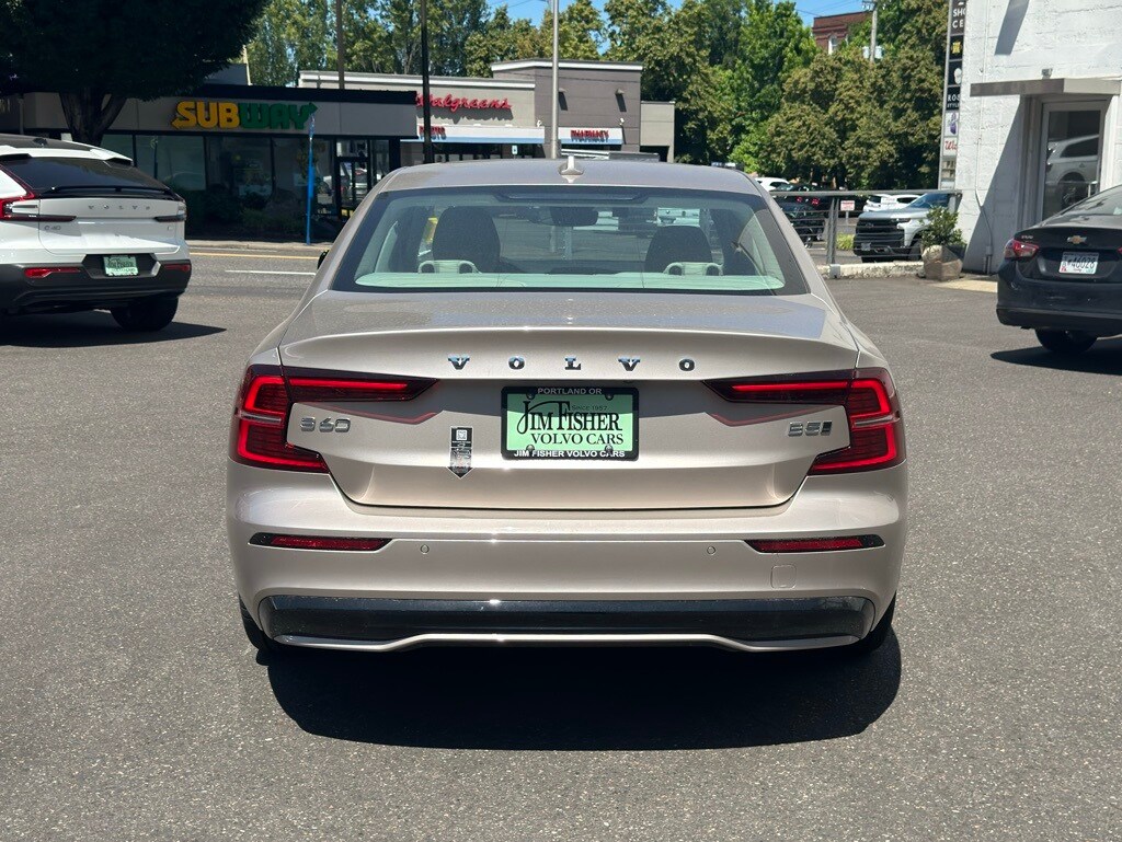 2024 Volvo S60 B5 Plus photo 4