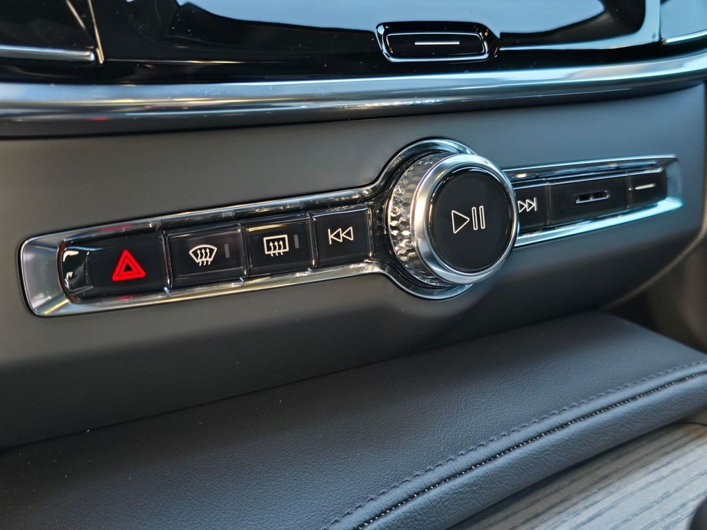 2025 Volvo S90 Plus - Photo 27