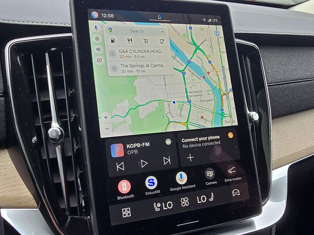 2025 Volvo XC90 Plus - Photo 28