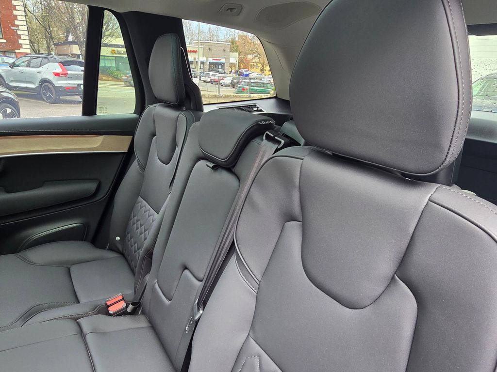 2025 Volvo XC90 Plus - Photo 17