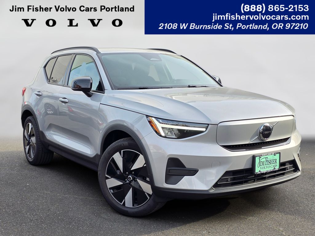 2025 Volvo EX40