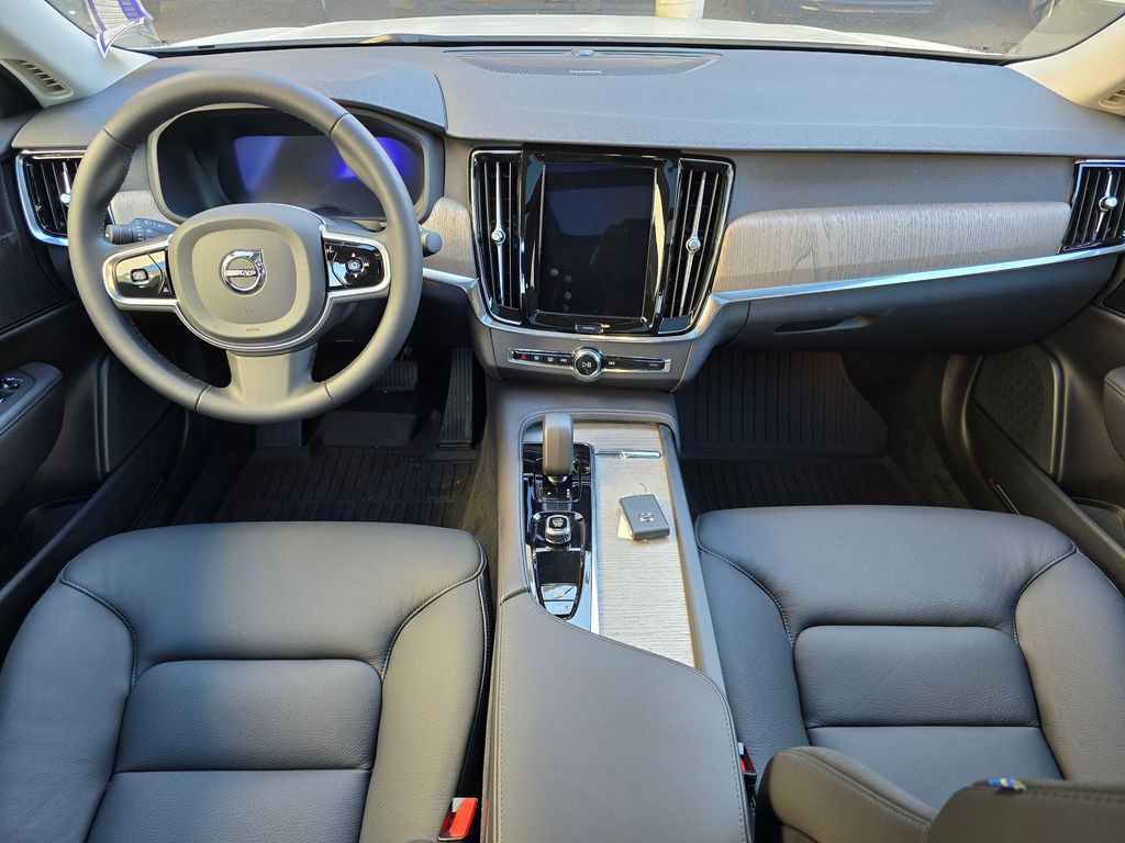2025 Volvo S90 Plus - Photo 18