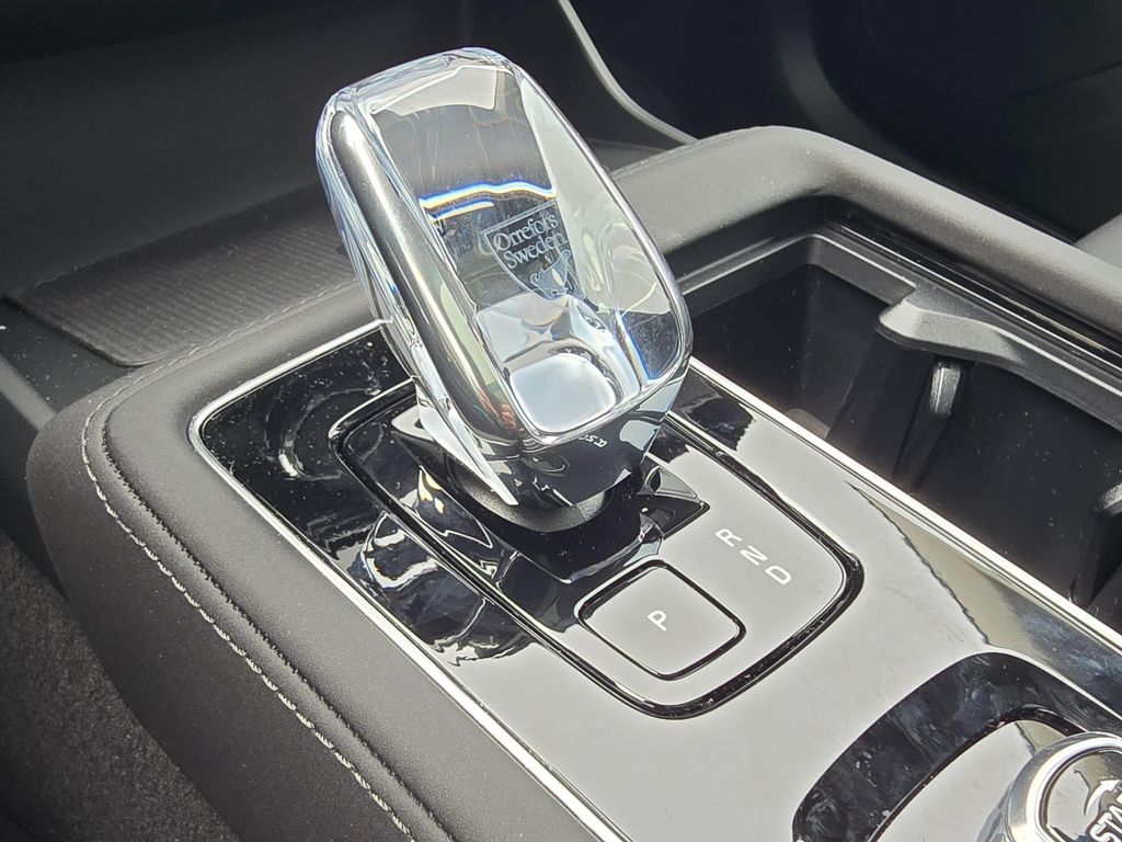 2025 Volvo XC90 Plus - Photo 36