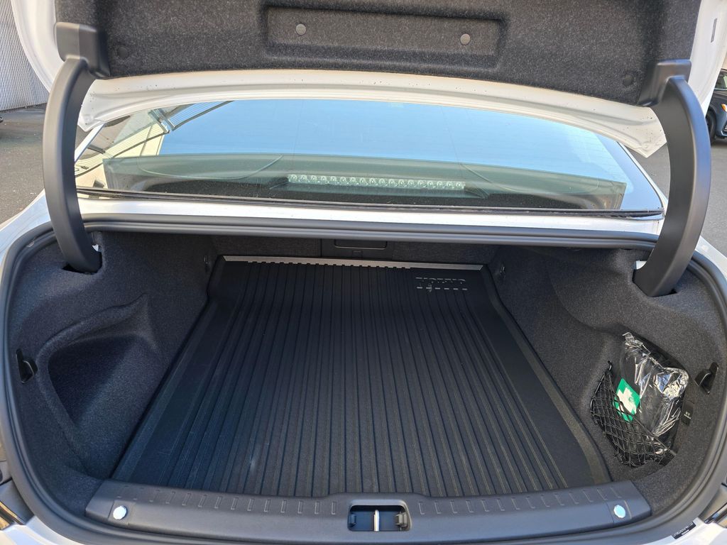 2025 Volvo S90 Plus - Photo 14