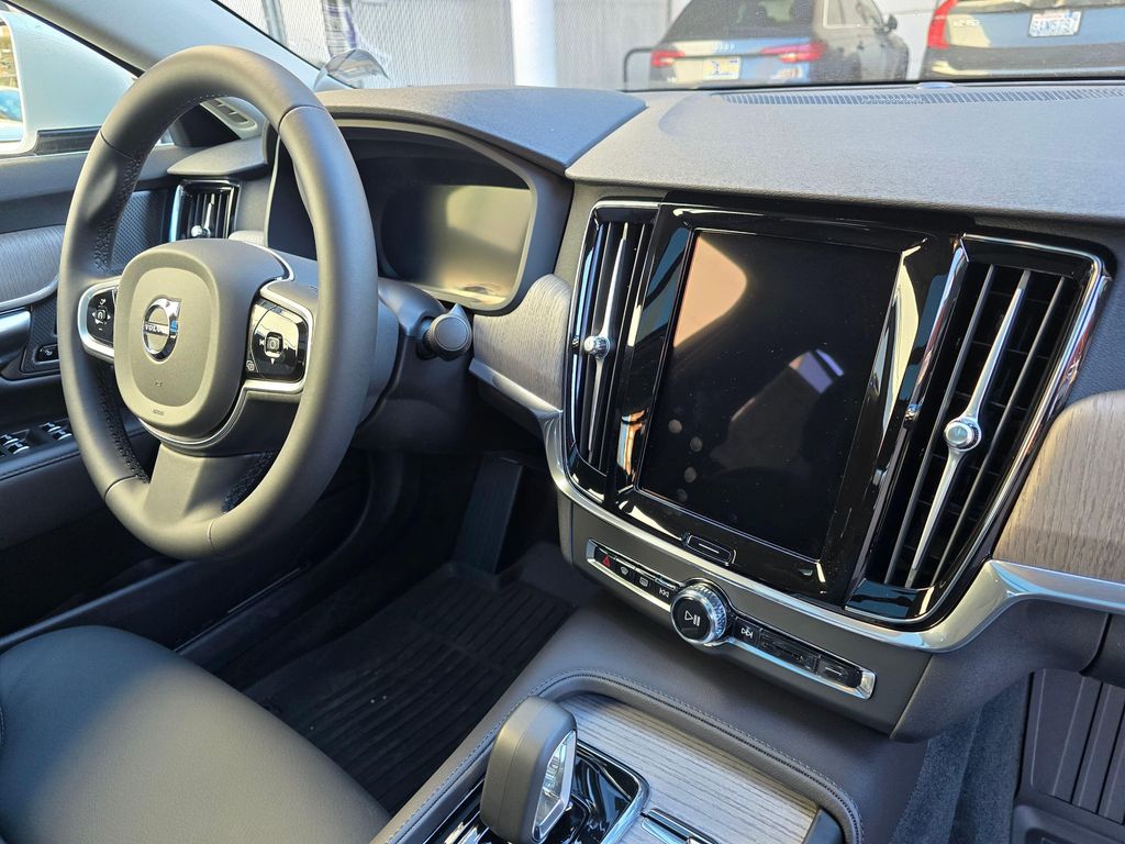 2025 Volvo S90 Plus - Photo 11