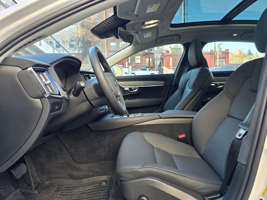 2025 Volvo S90 Plus - Photo 20
