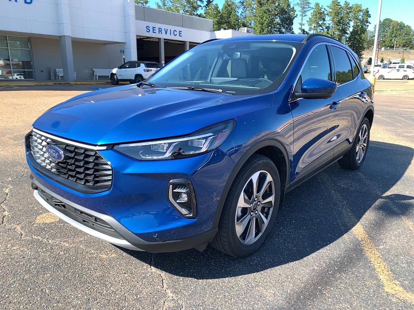 2023 Ford Escape Platinum's photo