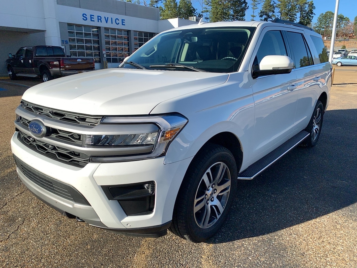 2022 Ford Expedition XLT's photo