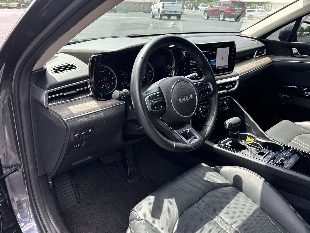 2024 Kia K5 EX - Photo 10