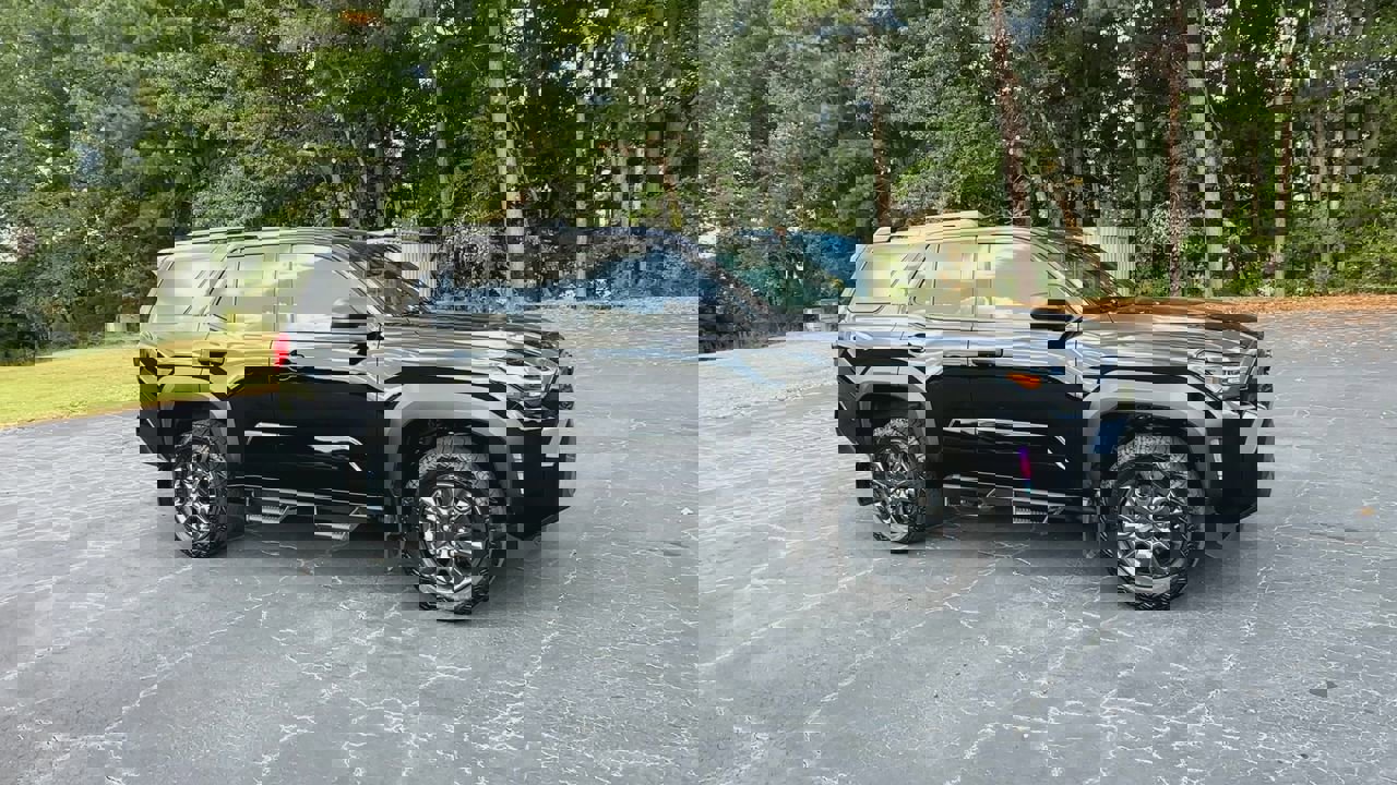 2025 Toyota 4Runner SR5 photo 3