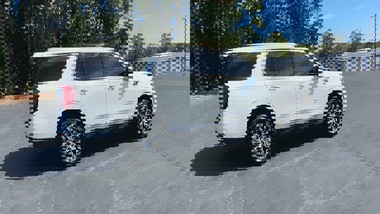 2025 Gmc Yukon Denali photo 2