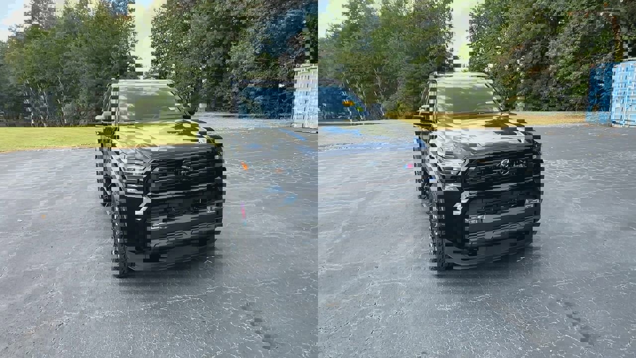 2025 Toyota 4Runner SR5 photo 4