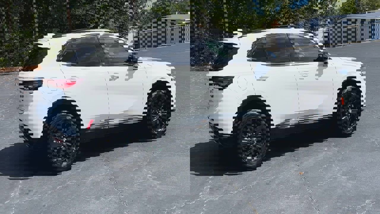2023 Buick Envision Essence photo 2