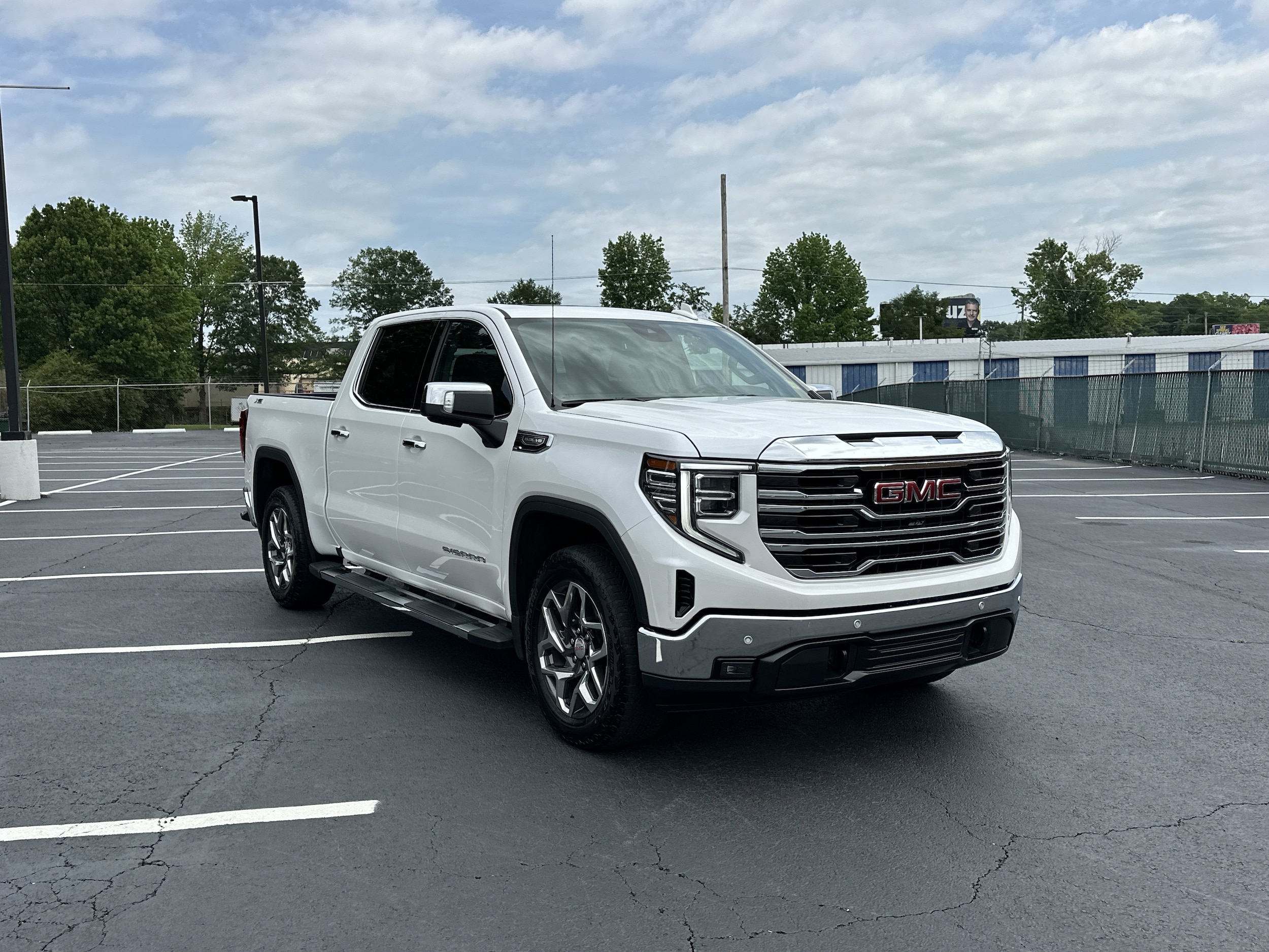 2024 GMC Sierra 4WD Crew Cab Short Box SLT's photo