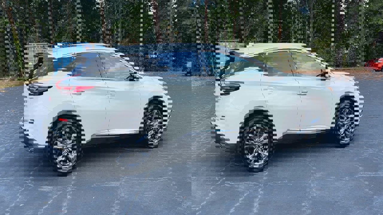 2021 Nissan Murano Platinum photo 2